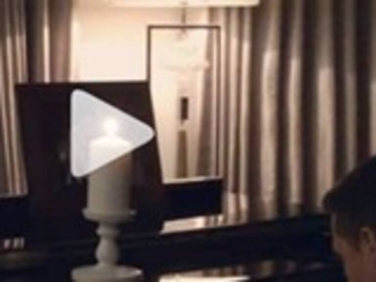 Alexis Sánchez se luce tocando en piano la canción de Titanic