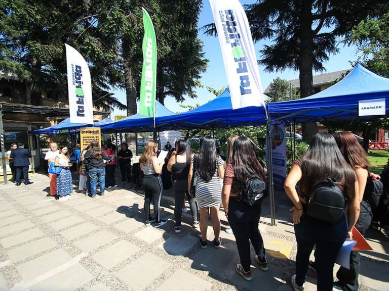 FACH ofrece 160 cupos laborales en jornada de reclutamiento en La Florida: desde trabajar en servicios a ser infantería