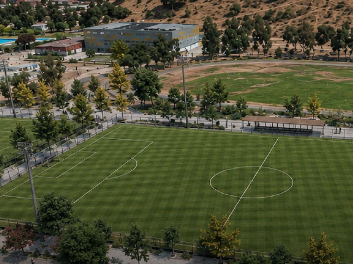 “Nos enorgullece mucho”: Huechuraba confirma financiamiento para ambicioso proyecto de estadio propio