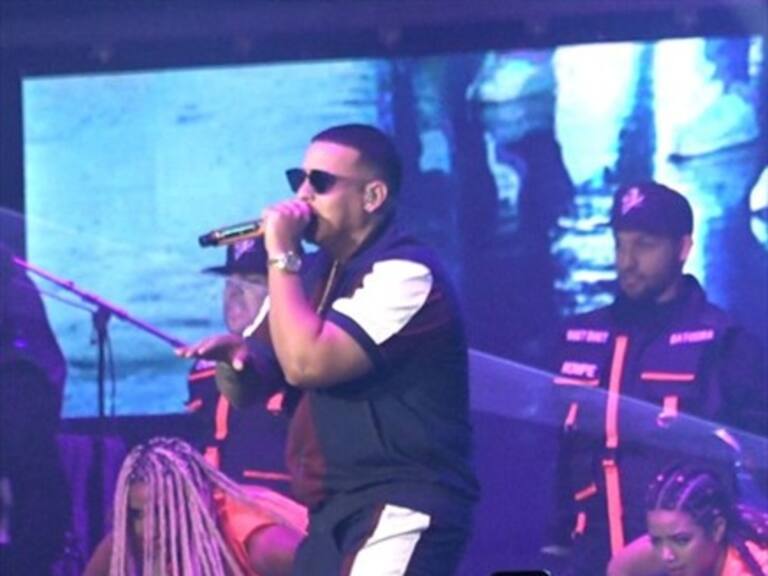 El verdadero rey del reggaetón: Daddy Yankee festejó con el público en su regreso a Chile