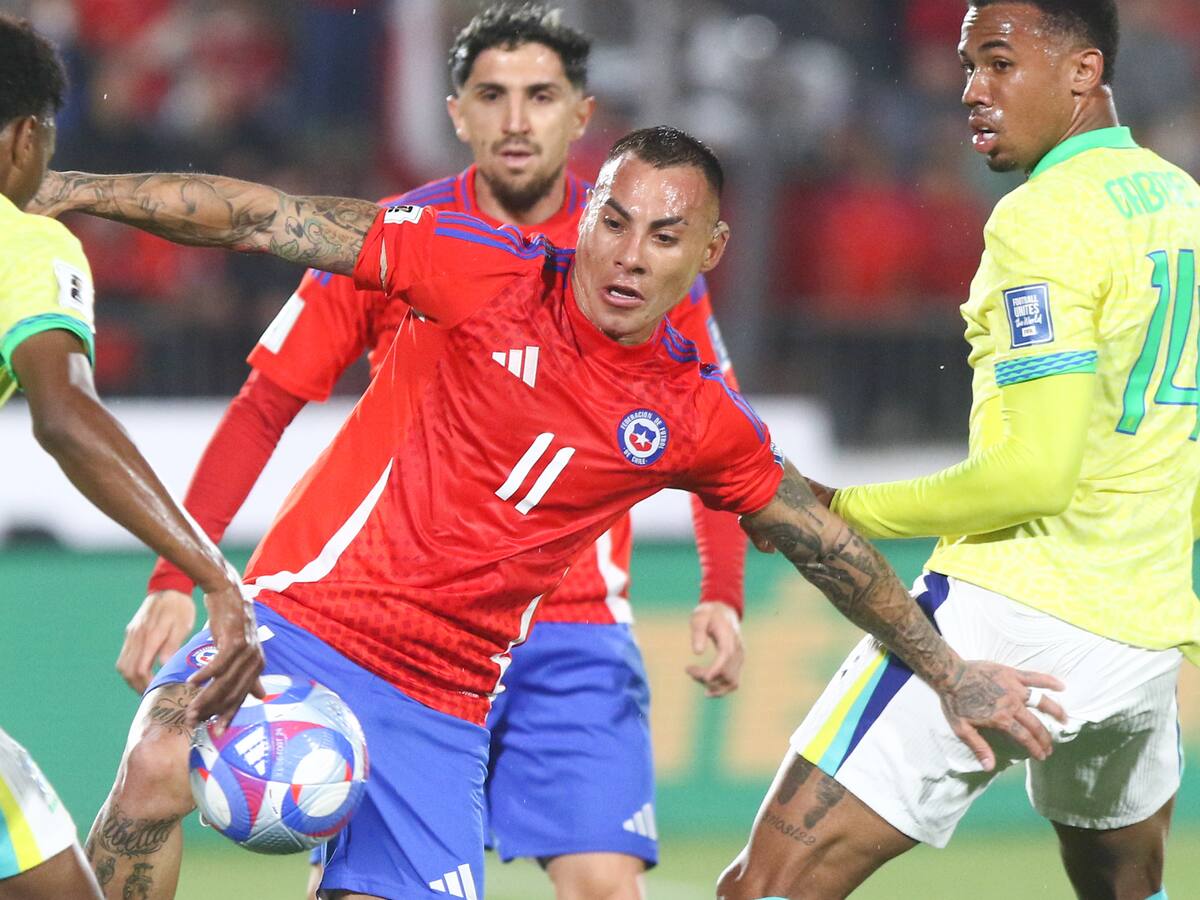 Lejos de la U: Eduardo Vargas es ofrecido a dos clubes para continuar en Brasil