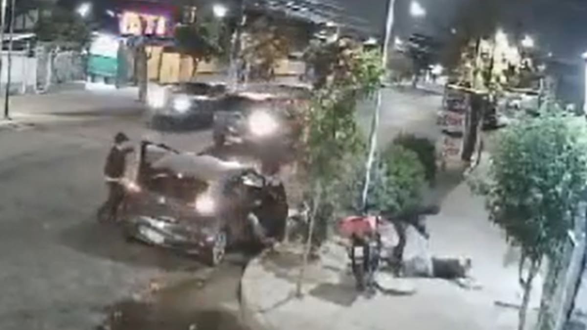 Disparo al aire y encañonado: conductor sufre violento robo de su auto afuera de local de sushi en Puente Alto