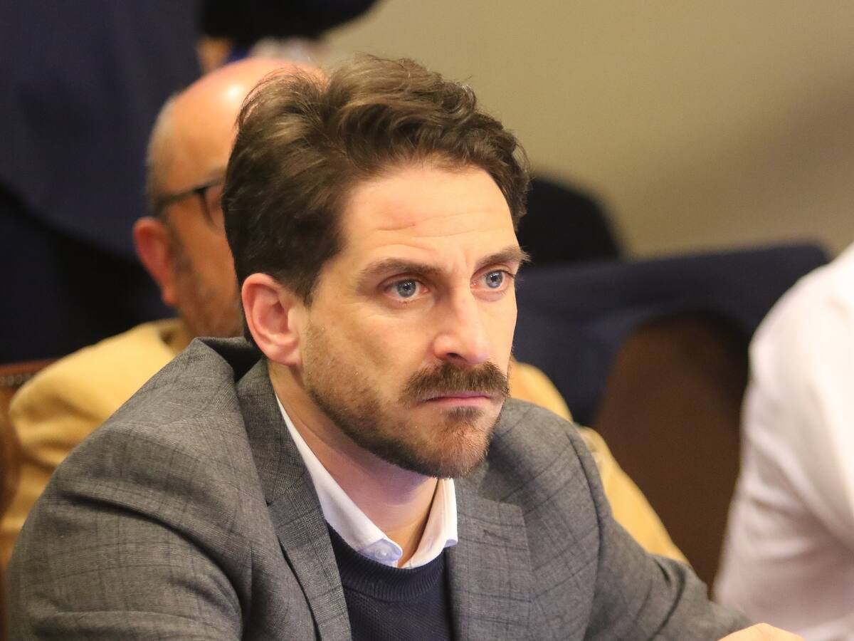 “No tienen idea de cómo sacar al país del estancamiento”: Gonzalo Winter apunta duramente contra la derecha tras asumir candidatura presidencial