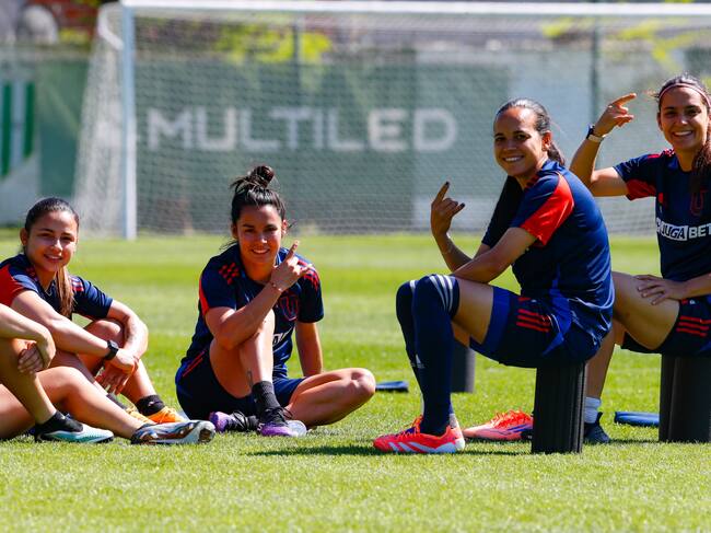 El plantel de la U femenina espera por su debut en la Copa Libertadores