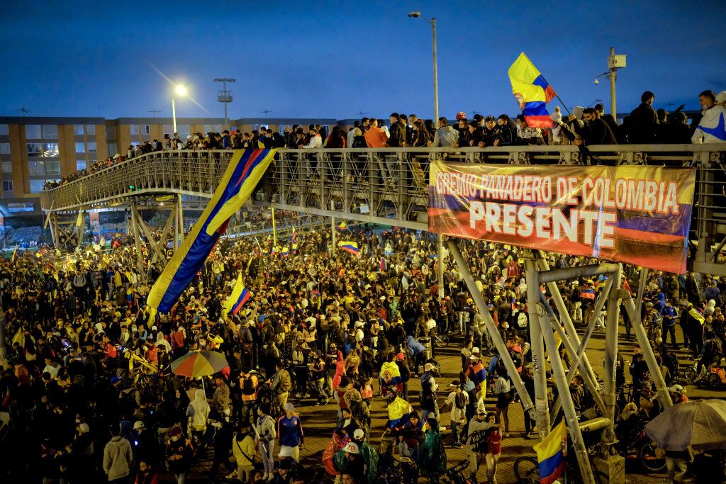Masiva manifestación en contra del gobierno de Duque en Bogotá