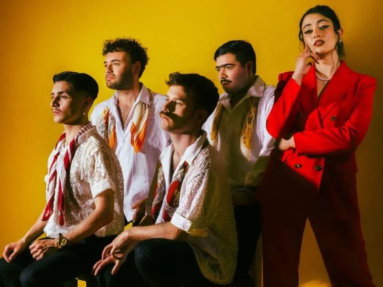 Catalina y Las Bordonas de Oro, conoce la banda chilena que abrirá el concierto de Chayanne