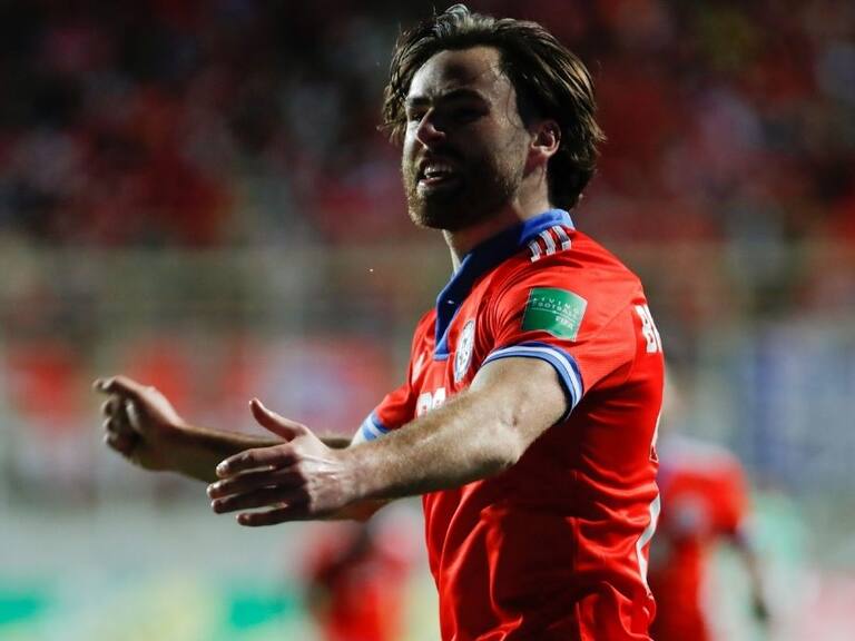 En la Roja esperan más análisis médicos para saber si contarán o no con Ben Brereton en marzo