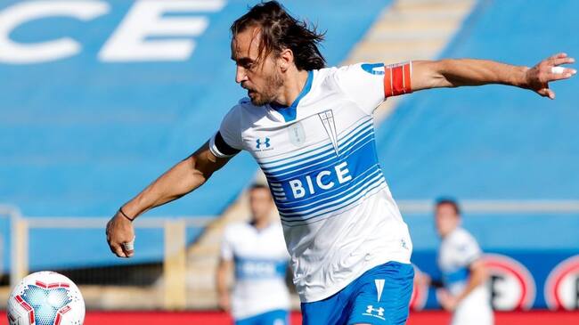19 de Diciembre del 2020/SANTIAGOJose Pedro Fuenzalida(c) ,durante el partido valido por la Vigésimo Quinta fecha del Campeonato Nacional AFP PlanVital 2020, entre Universidad Católica vs Colo Colo, disputado en el Estadio San Carlos de Apoquindo.
FOTO:FRANCISCO LONGA/AGENCIAUNO