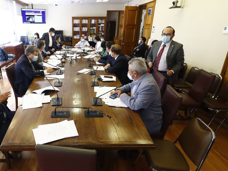 25 DE MARZO DE 2021/VALPARAISOVista general de la Comision de Hacienda de la Camara de Diputados, en donde se discute el proyecto que establece un nuevo bono clase media y un préstamo solidario para la protección de los ingresos de la clase media.
FOTO: LEONARDO RUBILAR CHANDIA/AGENCIAUNO