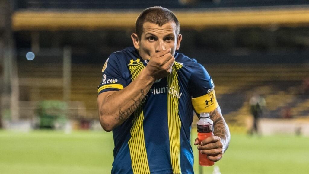 Emiliano Vecchio aplaude la llegada de Emmanuel Ojeda a la U: "Se van a encontrar con un jugador muy completo"