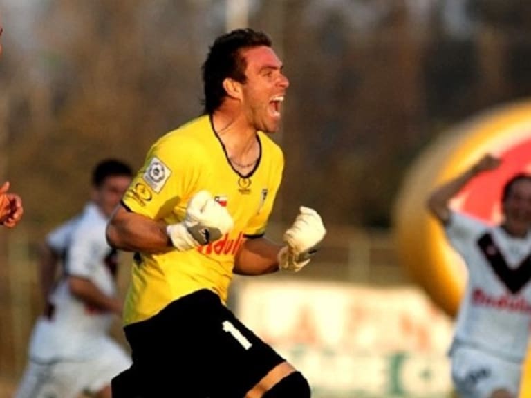 Víctor Loyola: «Pondría a Miguel Pinto de titular en el arco de Colo Colo»