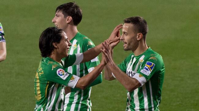 Sergio Canales of Real Betis Balompie celebrate a goal during the La Liga Santander match between Real Betis and Rea Celta de Vigo at Estadio Benito Vilamarin in Sevilla, Spain. (Photo by DAX Images/NurPhoto via Getty Images)
