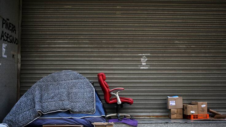 ¿Quiénes son y en qué comunas se concentran? Radiografía a la gente en situación de calle en Chile