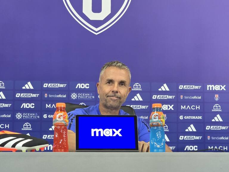 Gustavo Álvarez defiende el nivel de Lucas Assadi en la U: “La generación de jugadores menores de 25 años tiene un retraso madurativo”