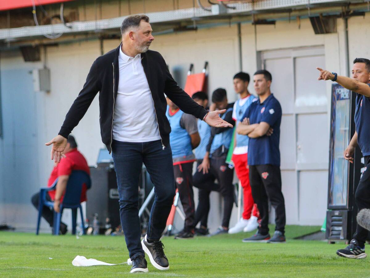 “¿El mismo que criticas tú?”: Hernán Caputto protagoniza tenso cruce con periodista tras derrota de Ñublense ante Huachipato