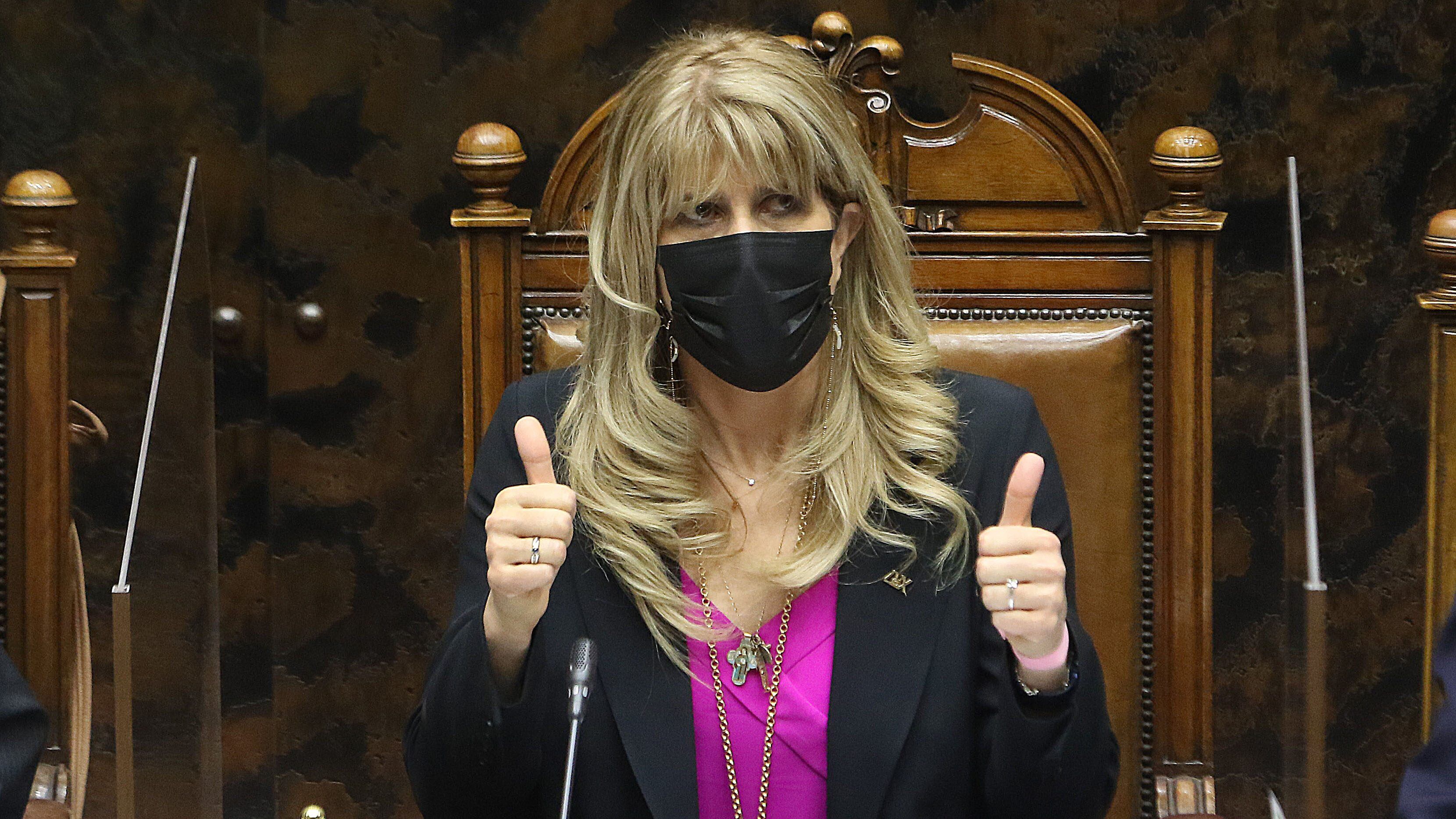 12 DE ENERO DE 2022/VALPARAISOLa senadora Ximena Rincón, durante la Sesion de Sala del Senado.
FOTO: LEONARDO RUBILAR CHANDIA/AGENCIAUNO