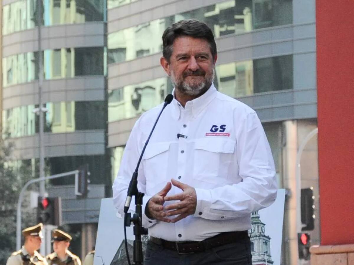 Claudio Orrego y las pistolas Taser: “Disminuye hasta un 70% los reclamos por uso indebido de la fuerza”