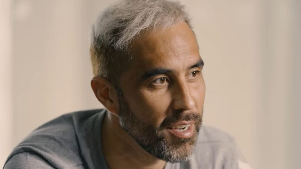Claudio Bravo repasa los grandes secretos de su carrera: "Lloré tras los penales de la Copa América Centenario por lo mucho que me había costado jugarla"