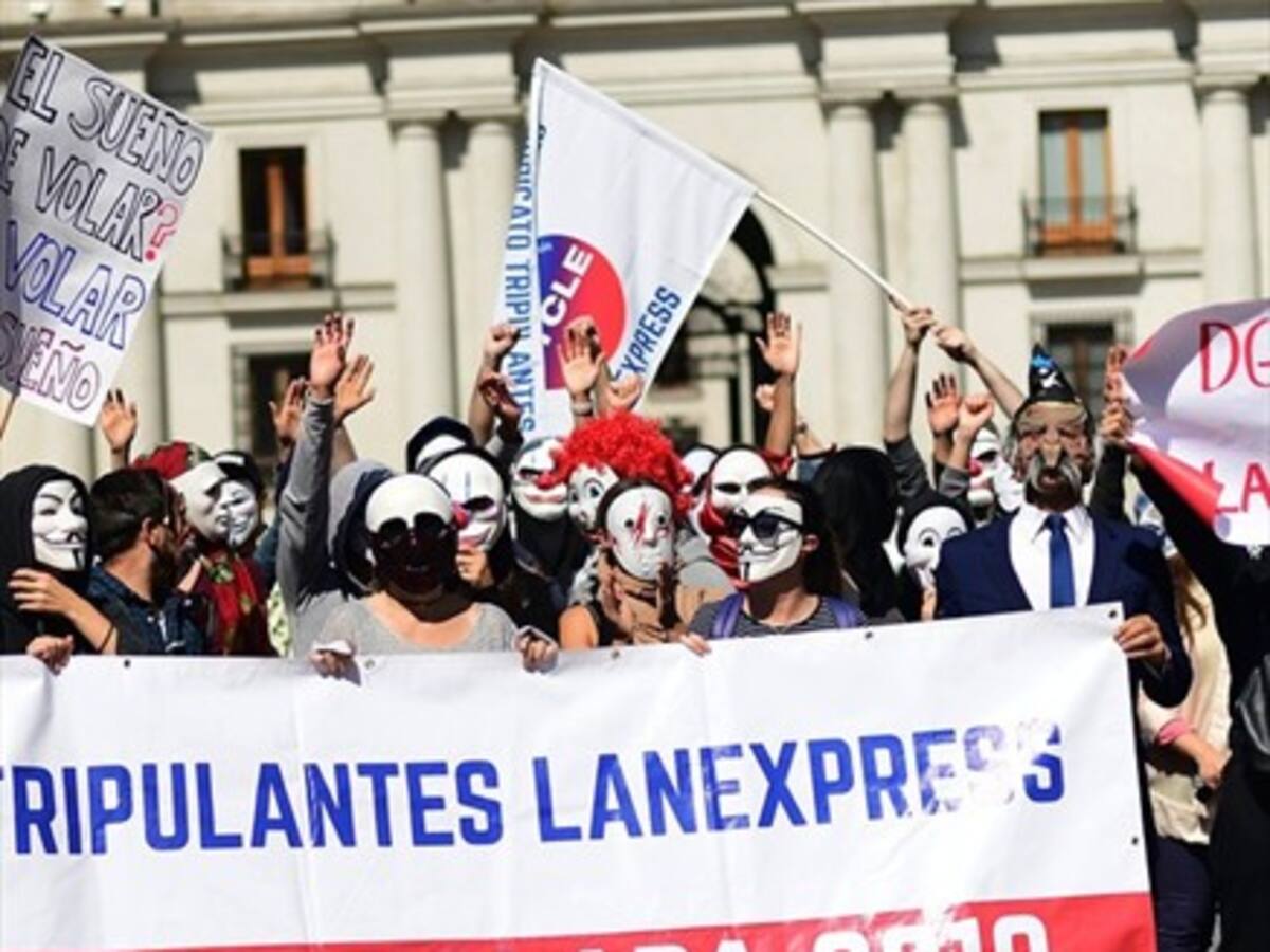 Tripulantes de Lan Express buscan deponer huelga: «No fue una negociación limpia ni fácil»