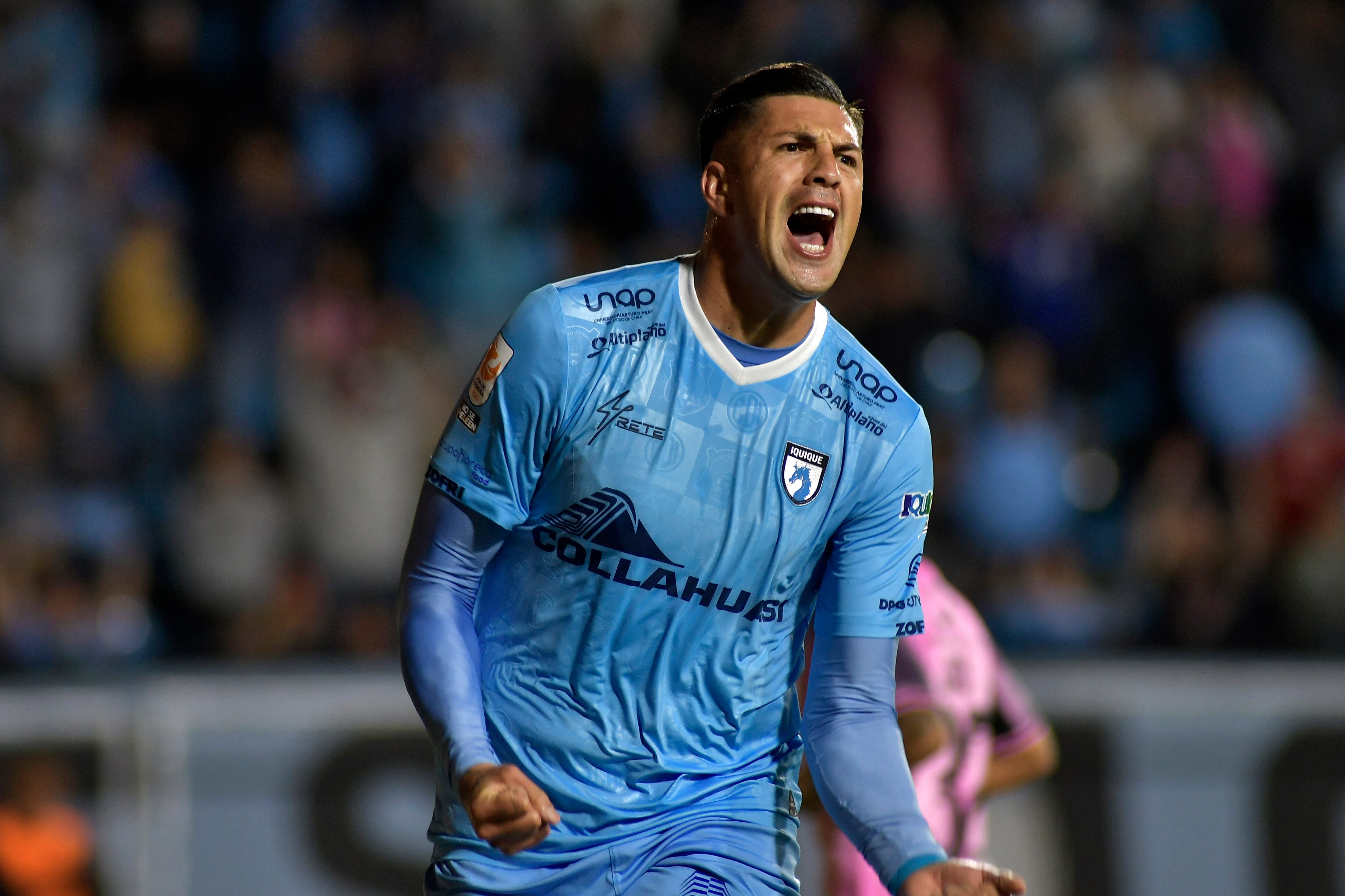 Steffan Pino estuvo cerca de marcar un golazo