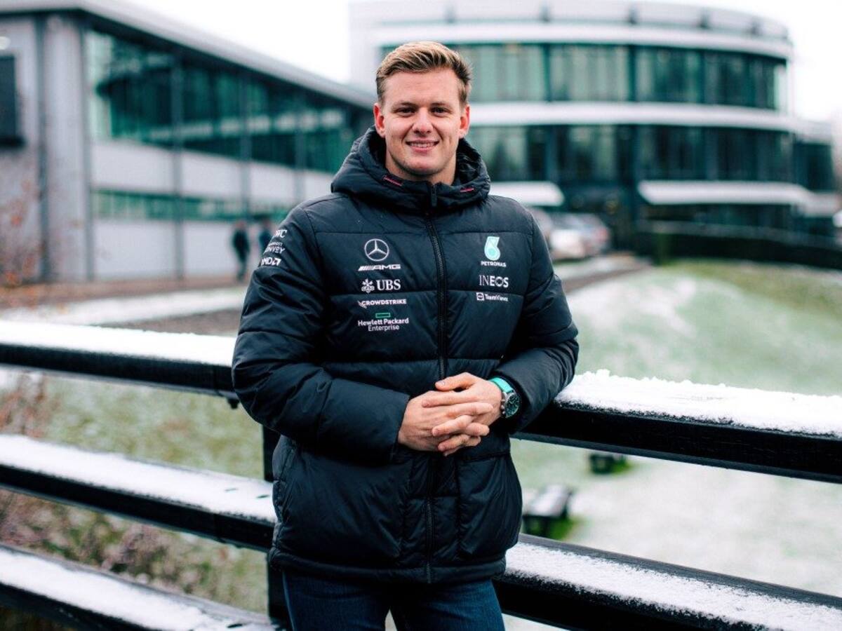 Mick Schumacher se transformó en piloto de Mercedes para la temporada 2023 de F1