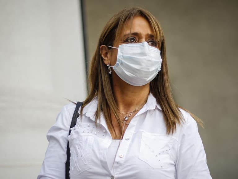 26 de mayo del 2020/SANTIAGOJacqueline Van Rysselberghe, presidente de la Union Democrata Independiente, llega a la moneda usando su mascarilla, para reunirse con el Presidente de la Republica, para avanzar en acuerdo por la reactivación, el empleo y la protección de los ingresos.
FOTO: SEBASTIAN BELTRAN GAETE/AGENCIAUNO