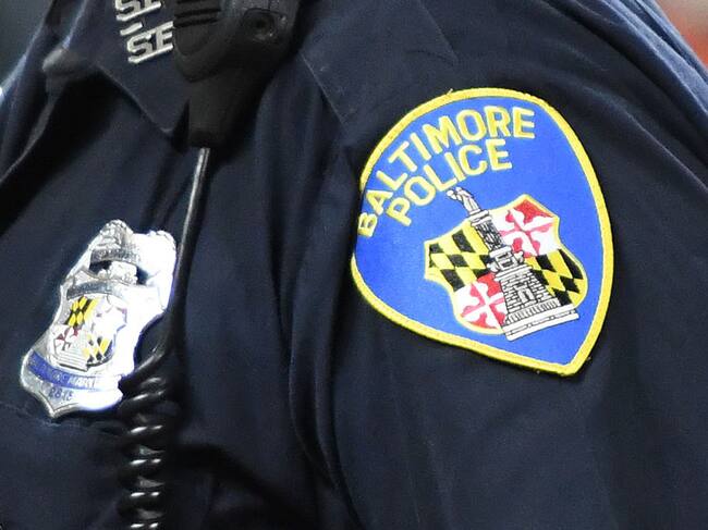 Un agente de la policía de Baltimore en Estados Unidos
