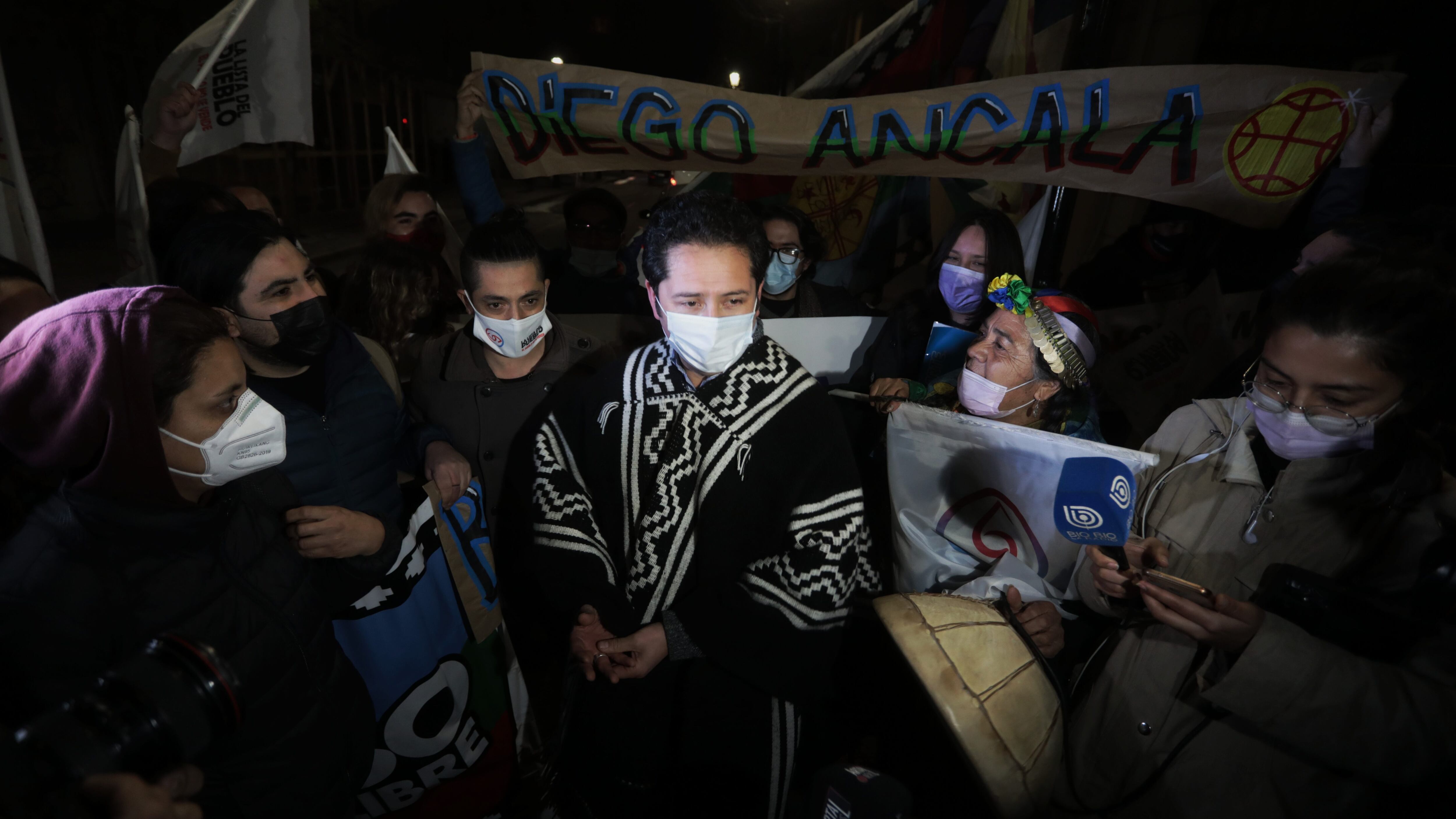 Fundador de la Lista del Pueblo y firmas de Diego Ancalao