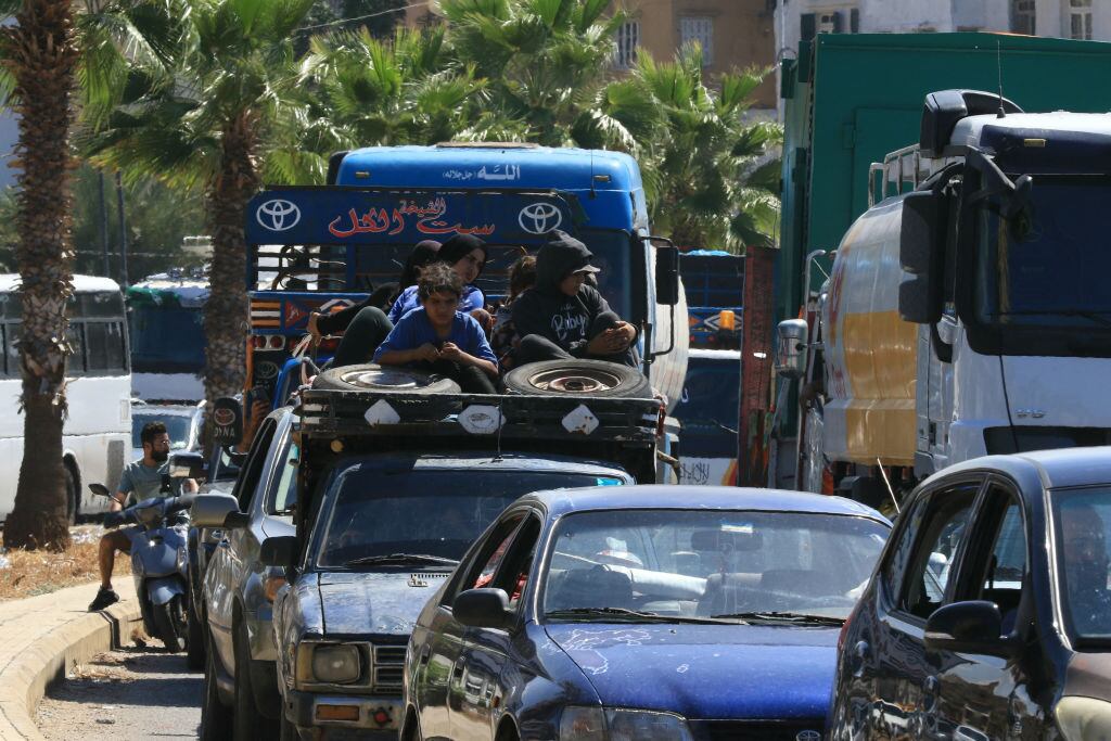 Miles de familias se desplazan desde el sur y el este del Líbano ante los ataques militares de Israel