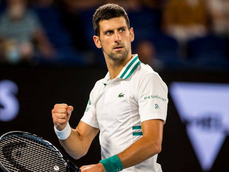 Novak Djokovic venció sin complicaciones a Aslán Karátsev y se metió en la final del Abierto de Australia