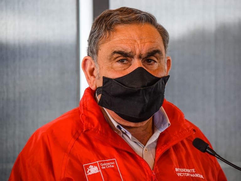 25 DE OCTUBRE 2020 / TEMUCOIntendente Víctor Manoli, junto al Jefe de la Defensa de La Araucanía Rodrigo Pino, y el seremi de Transporte Luis Calderón, entregan balance de mediodía del desarrollo del plebiscito en la región.
FOTO: ROCIO CUMINAO ROJAS / AGENCIAUNO