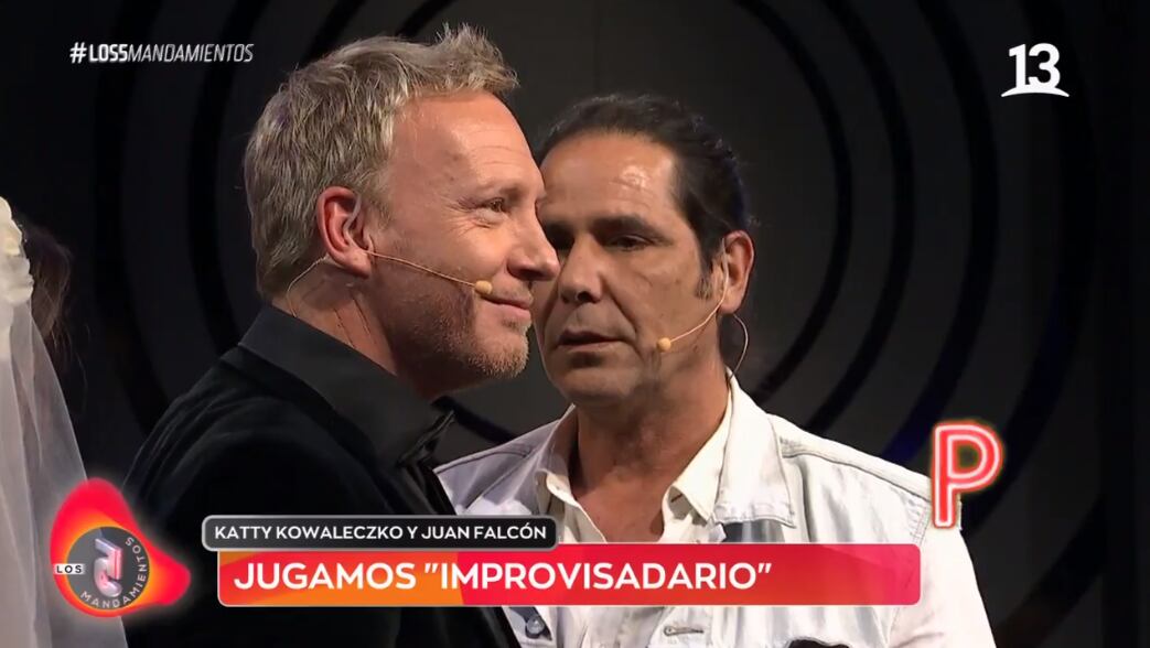 Momentazo de la semana: Martín Cárcamo destacó su beso con Juan Flacón en Los 5 Mandamientos | Canal 13