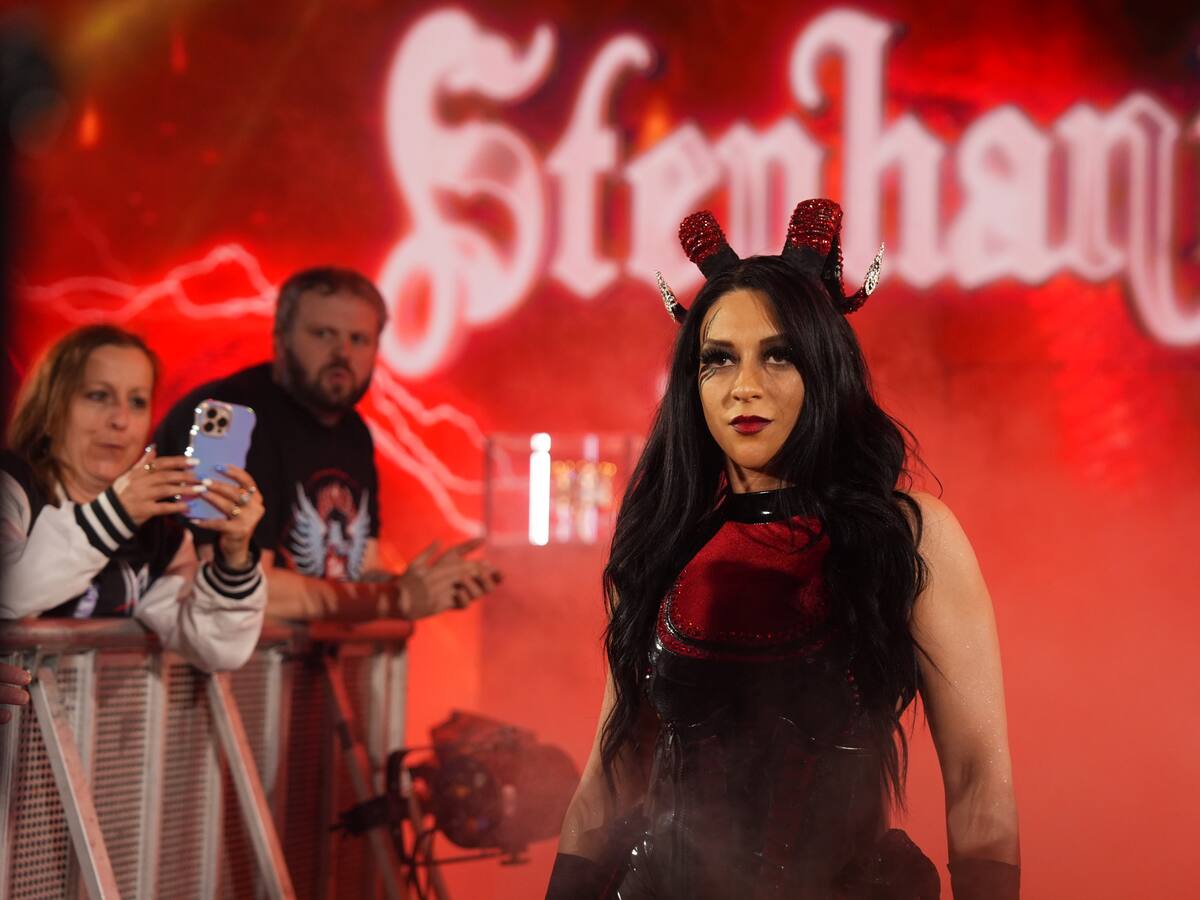 Stephanie Vaquer busca brillar en WWE Evolution 2025: hora, cartelera y dónde ver el histórico evento femenino