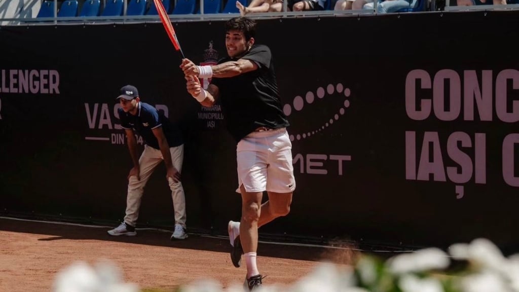 Cristian Garin deja atrás su retiro en Tampere y gana en la primera ronda de la qualy de Hamburgo