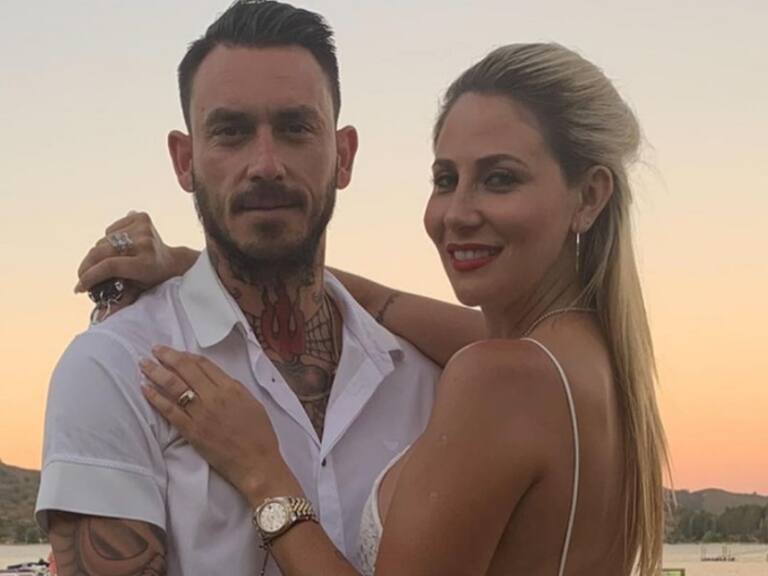 El día de furia de Gissella Gallardo: video capta cómo rayó el auto de Mauricio Pinilla con horrible insulto