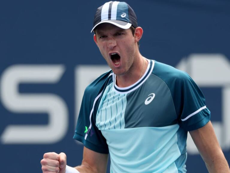 Nicolás Jarry supera a un duro Luca van Assche para instalarse en la segunda ronda del US Open