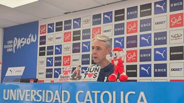 Tiago Nunes reconoce charlas con Gonzalo Tapia ante su eventual salida de la UC: “Le dije los clubes a los que no debería ir en Brasil”