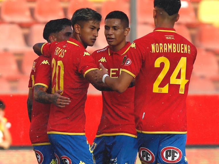 Con golazos: Unión Española vapuleó a Unión La Calera en la “Noche Hispana”