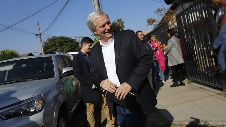 Cadem: José Antonio Kast incrementa preferencias presidenciales tras elección del Consejo Constitucional
