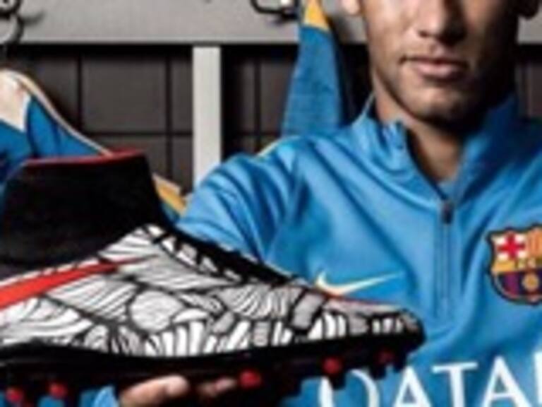 Neymar Jr. estrenó su nueva línea de zapatos de fútbol