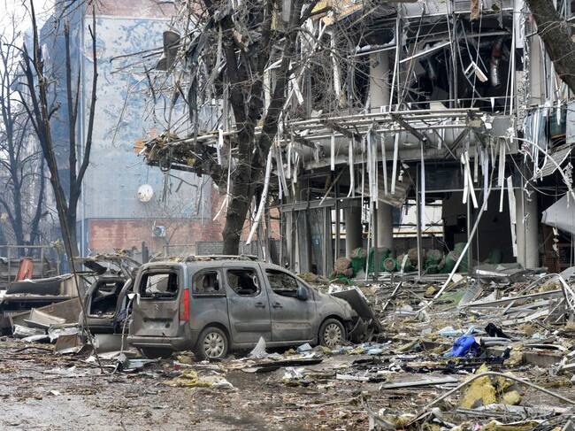El daño de las bombas en la ciudad ucraniana de Járkov