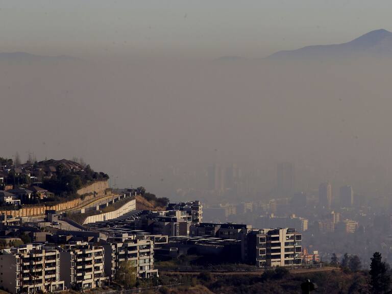 Intendencia Metropolitana decretó preemergencia ambiental para este lunes en Santiago