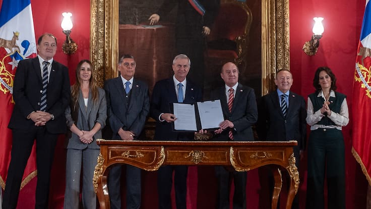 Medios advierten riesgos a la propiedad intelectual por proyecto de reconstrucción: “Permite usar obras sin...”