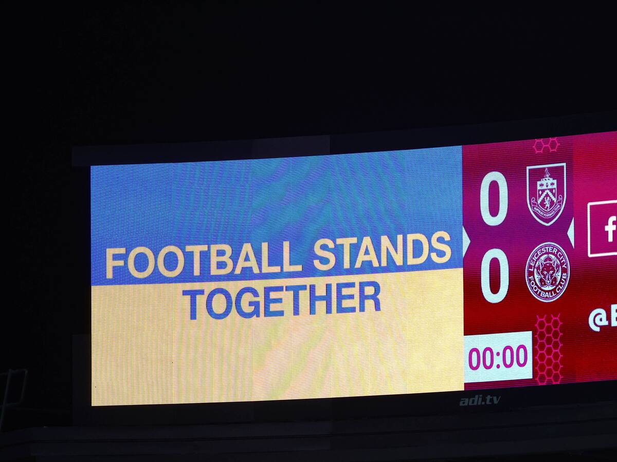 China suspenderá la transmisión de la Premier League por apoyo a Ucrania en los estadios