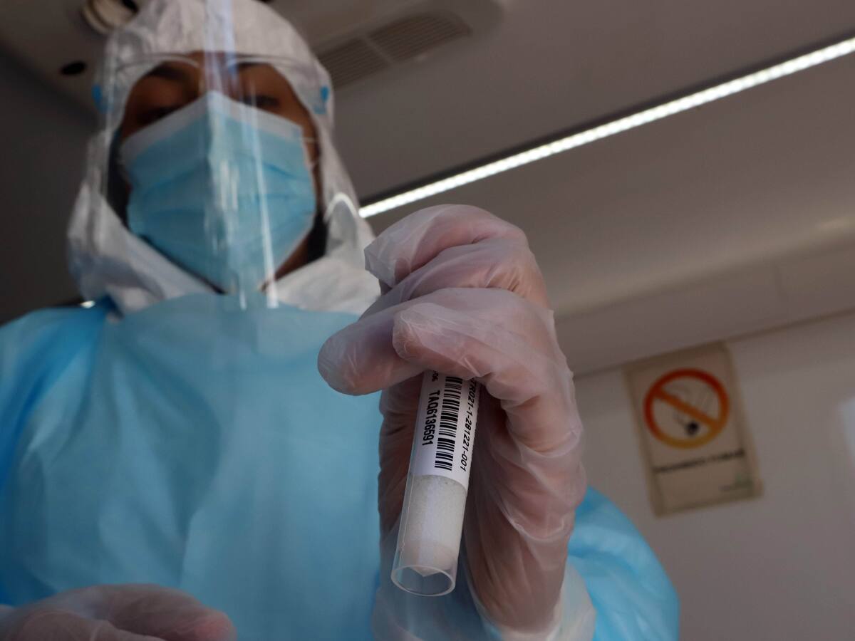 Informe Epidemiológico: casos activos de covid-19 a nivel nacional se duplicaron en una semana