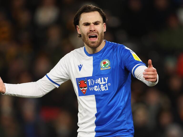 Ben Brereton no pudo evitar la derrota del Blackburn ante el Hull City