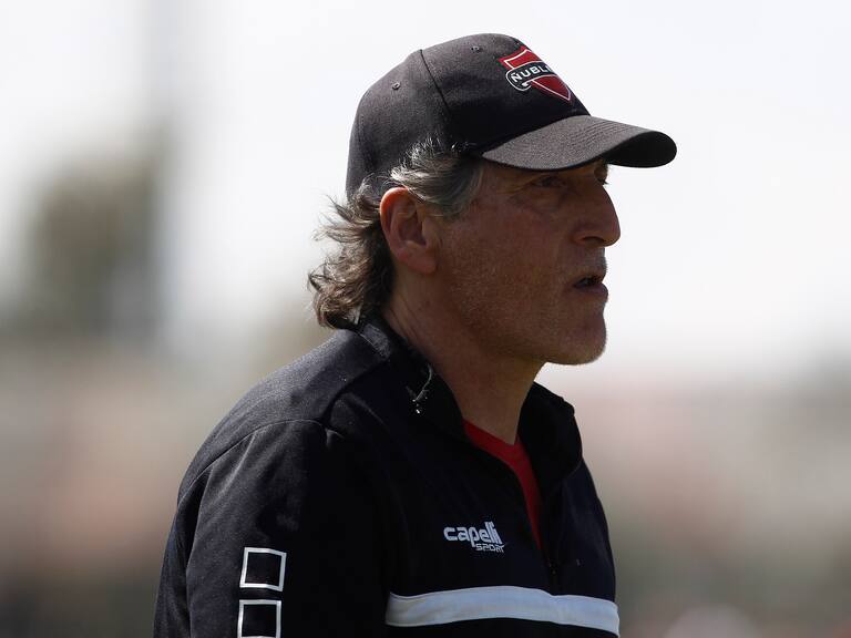 La tajante postura de Mario Salas sobre darle “una mano” a Colo Colo por el duelo Ñublense-U de Chile