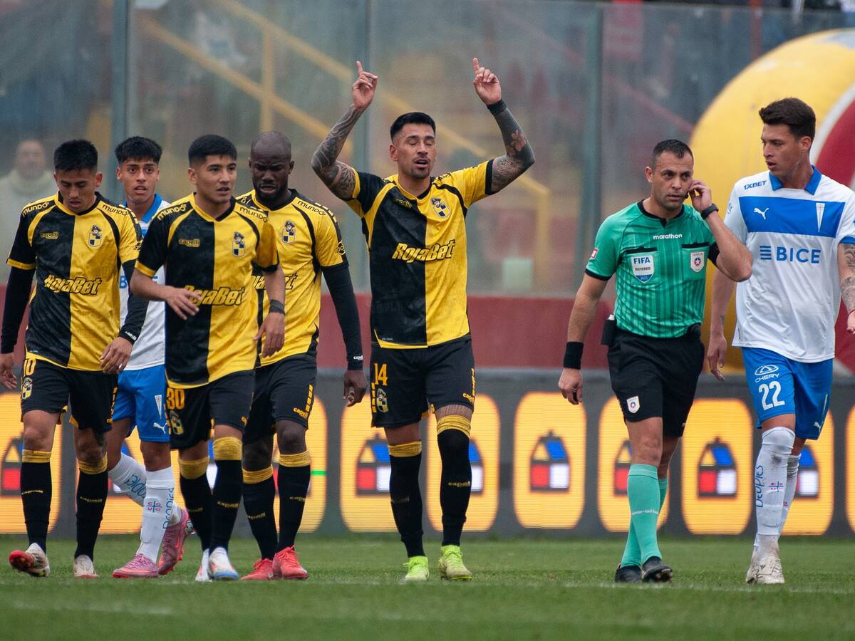 Con los líderes no puede: La UC cede terreno en el Campeonato tras caída ante Coquimbo Unido