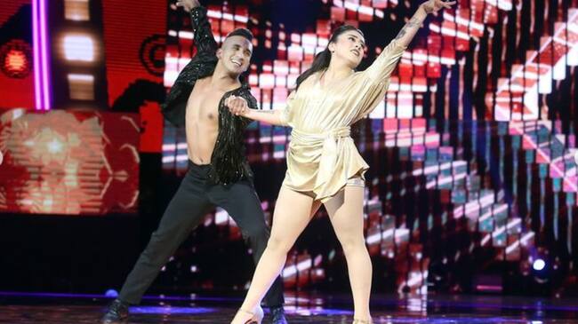 Aquí se baila: Cuatro parejas pasaron a zona de eliminación | Canal 13