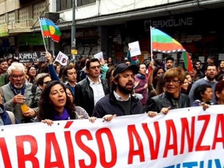 Jorge Sharp propuso reducir los sueldos de alcaldes y aumentar el sueldo mínimo municipal